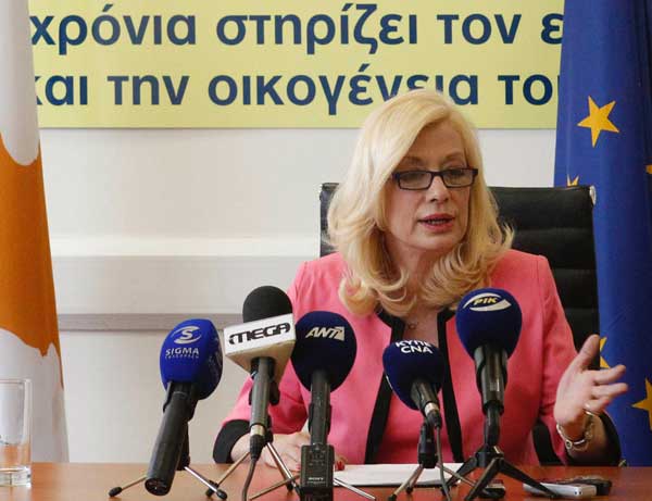 Η υπουργός Εργασίας, Ζέτα Αιμιλιανίδου. (ΓΤΠ)
